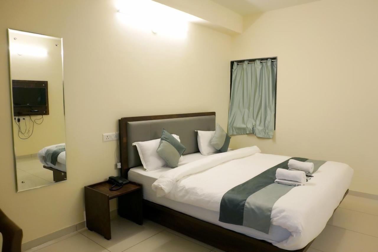 Hotel Nova Sk Radźkot Zewnętrze zdjęcie