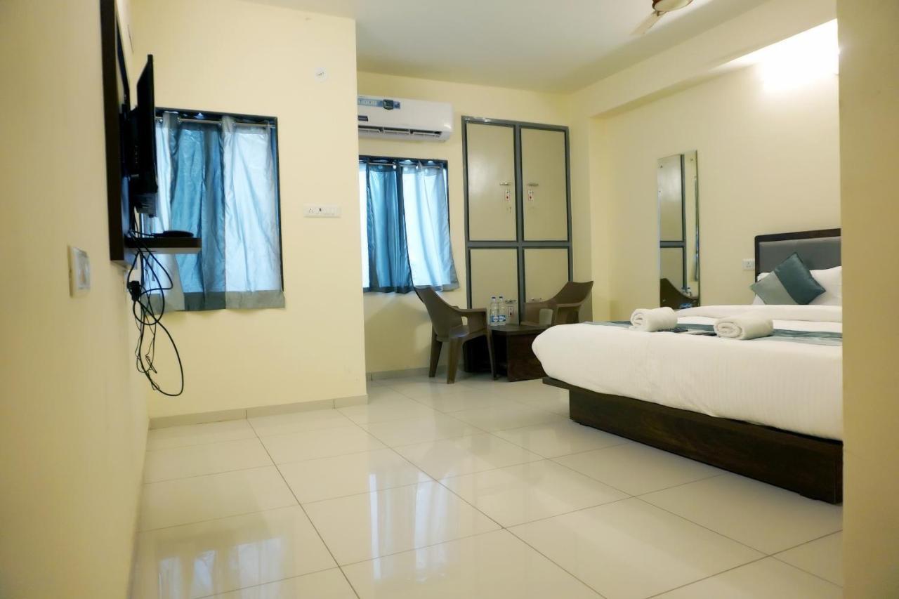 Hotel Nova Sk Radźkot Zewnętrze zdjęcie