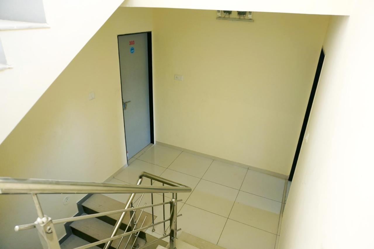 Hotel Nova Sk Radźkot Zewnętrze zdjęcie